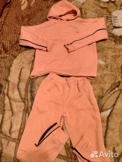 Новый спортивный костюм утеплённый 44-46