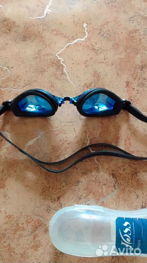 Очки для плавания