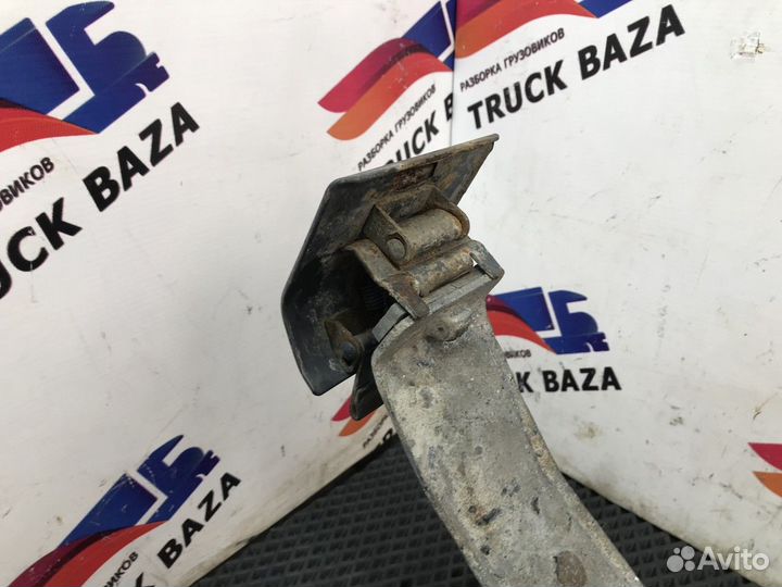 Кронштейн крыла правого