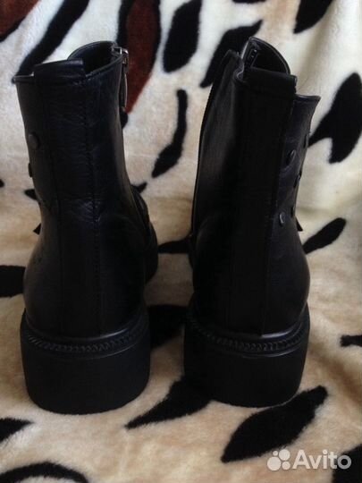 Ботинки на сплошной