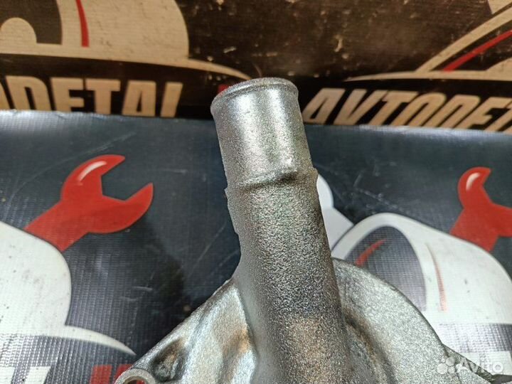 Корпус помпы Ford Focus 1 седан 2001-2007