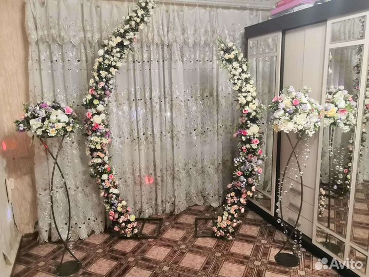 Арка и напольные подставки