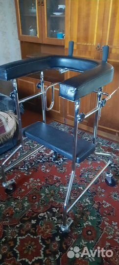 Ходунки-каталка с опорой под локоть для пожилых