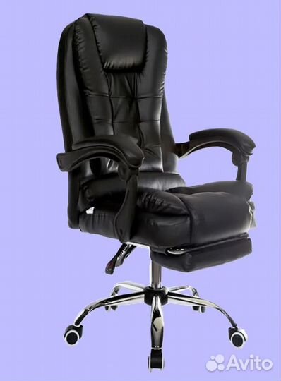 Офисное кресло с подножкой
