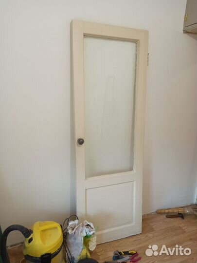 Бесплатно.Дверь со стеклом бу