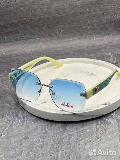 Очки солнцезащитные