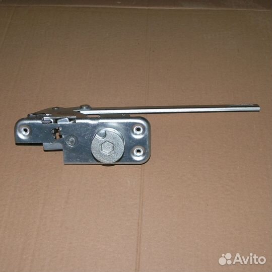 Замок двери камаз внутренний нового образца правый