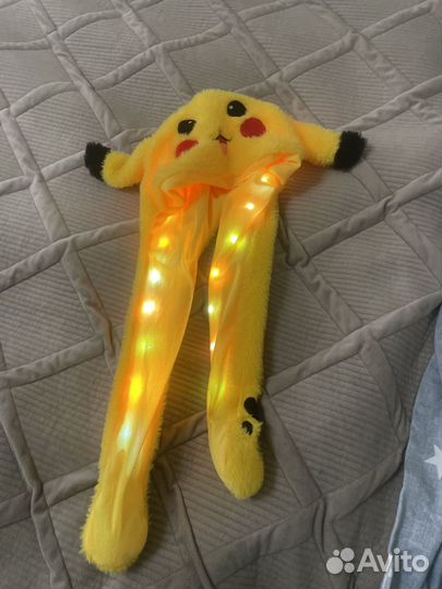 Шапка пикачу