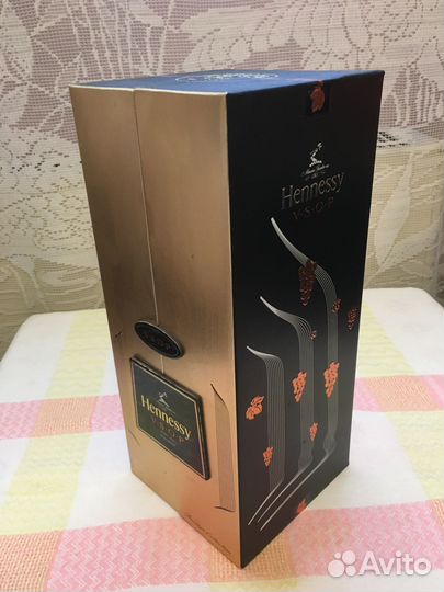 Пустые бутылки из под алкоголя