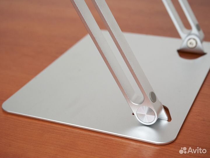 DJ стойка для ноутбука и контроллера