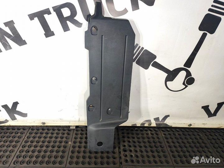 Накладка фары левой Volvo FH