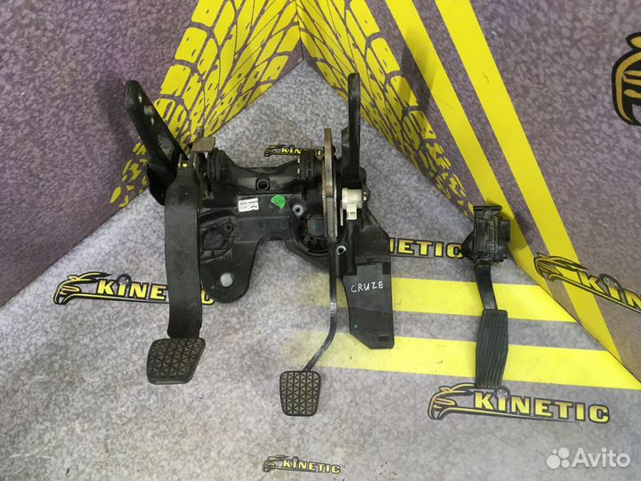 Блок педалей Шевроле Круз J300 МКПП