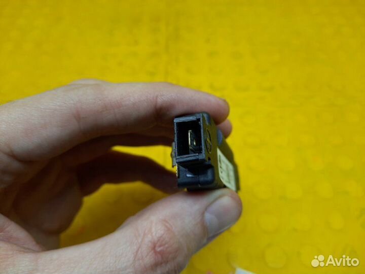 Антенна Skoda Octavia cwva 2017