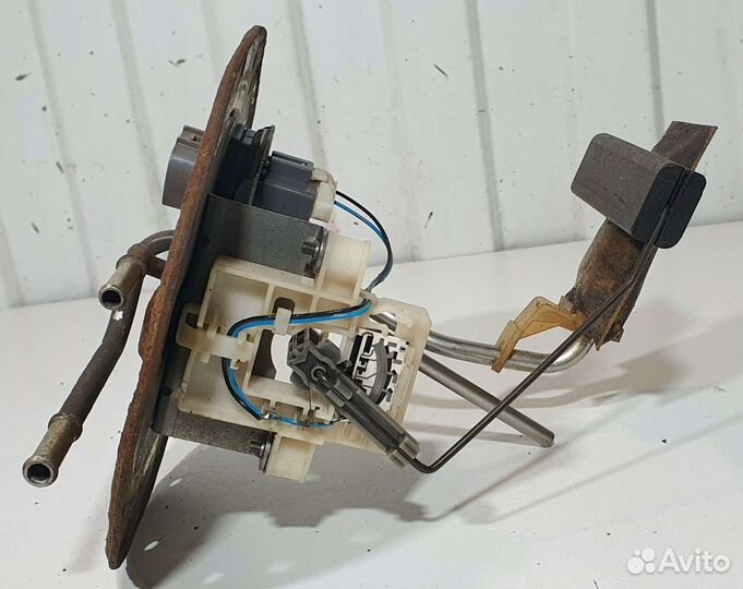 Заборник с датчиком уровня Toyota Avensis T220