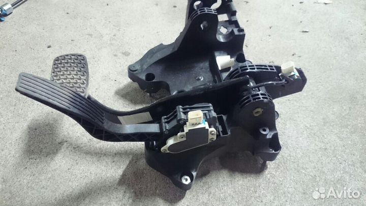 Педали на шевроле кобальт, механика