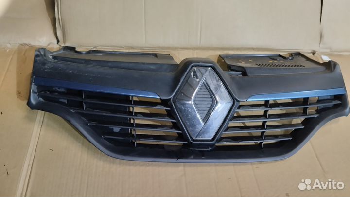 Решетка радиатора Renault Logan 2014-2018
