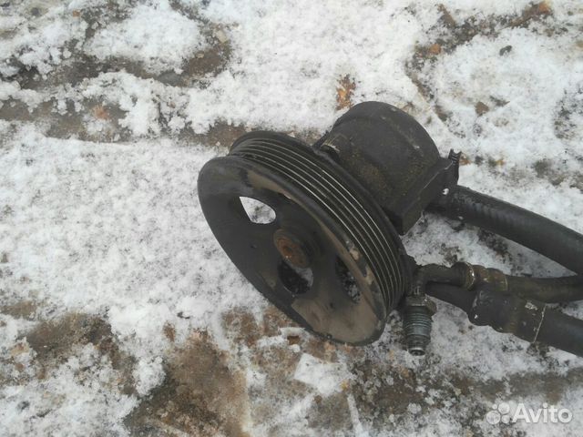 Насос гидроусилителя руля Opel Omega B 1997 год