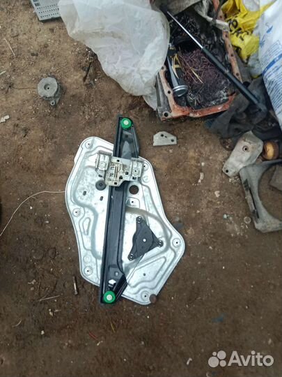 Передний правый Электростеклоподъемник skoda yeti