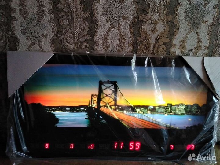 Картина с часами и подсветкой, новая