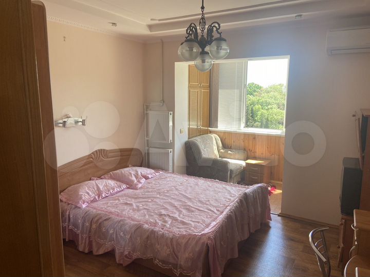 2-к. квартира, 55 м², 8/12 эт.