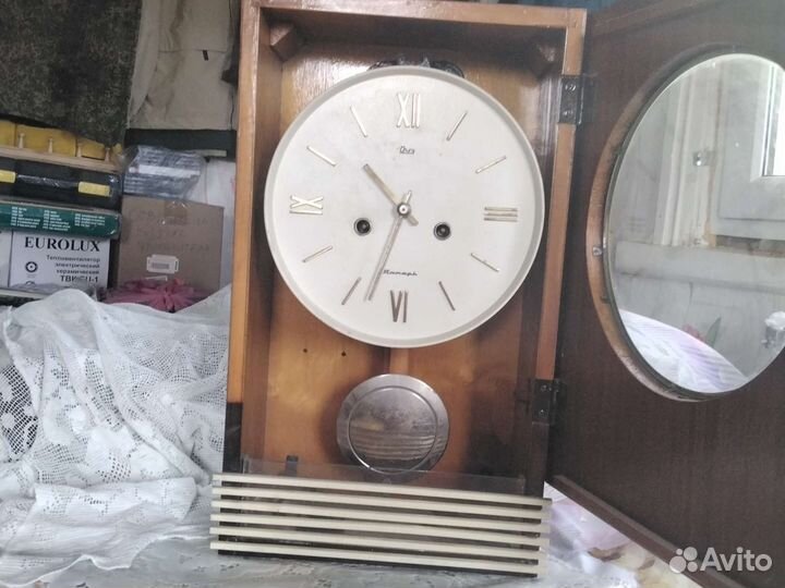 Старинные настенные антикварные часы с боем