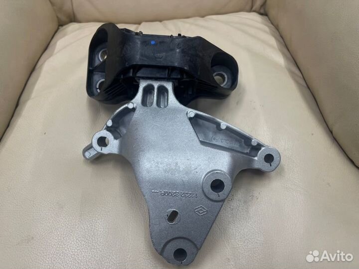 Опора двигателя правая Renault Duster 2 1.3 турбо