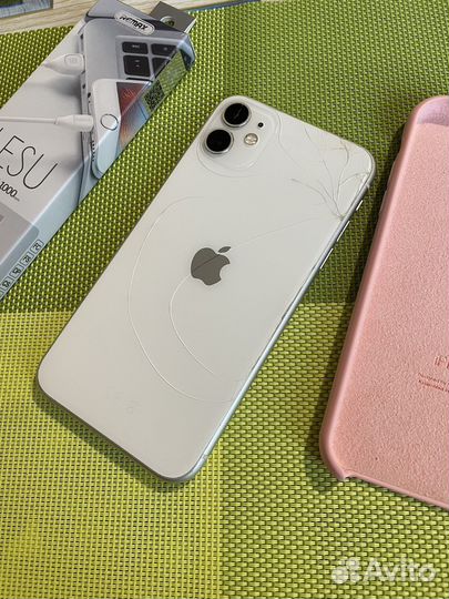 iPhone 11, 64 ГБ