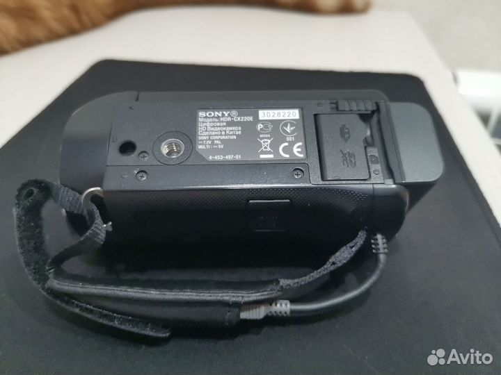 Цифровая видеокамера Sony HDR-CX220E