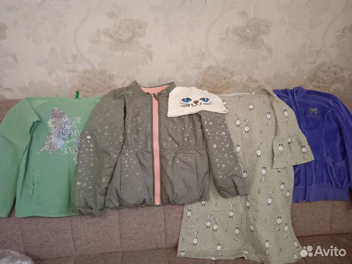 Ветровка, кофточки платье на 128-134 размер
