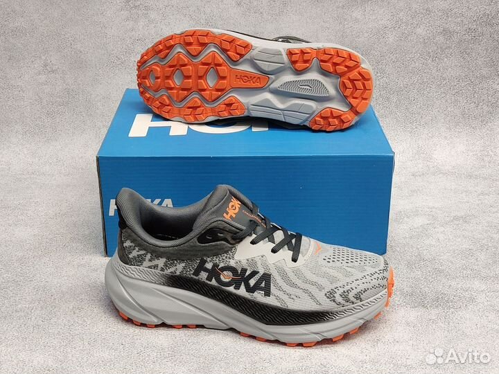 Беговые кроссовки Hoka