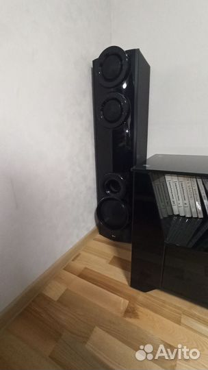 Домашний кинотеатр с экраном проектора benq 1070+