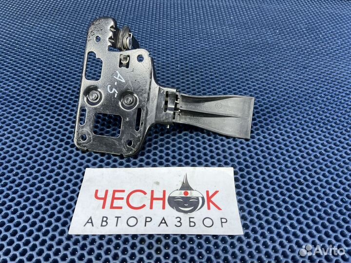 Крюк петля капота Audi A5 A4 S-Line