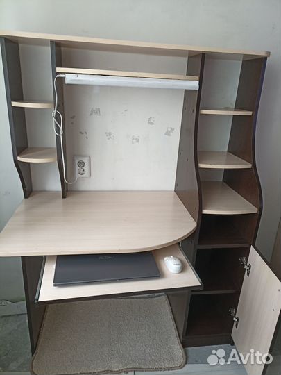 Компьютерный стол. Стол школьника