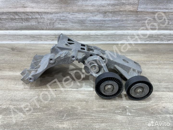 Кронштейн натяжителя приводного ремня w245 / w169