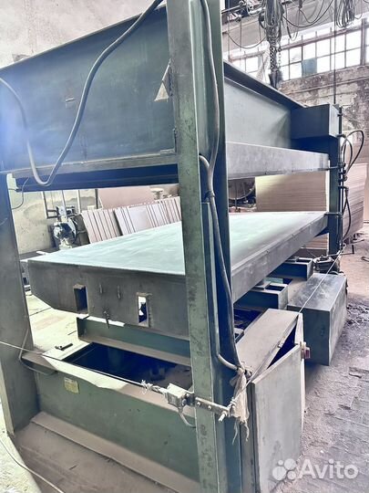 Пресс гидравлический горячий