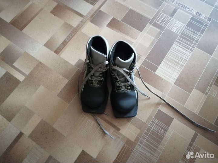 Лыжные ботинки