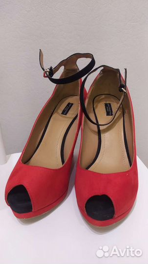 Праздничные туфли (босоножки) на танкетке Zara