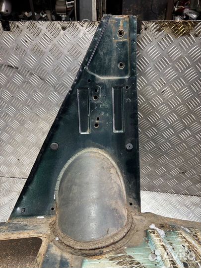 Центральная стойка кузова УАЗ