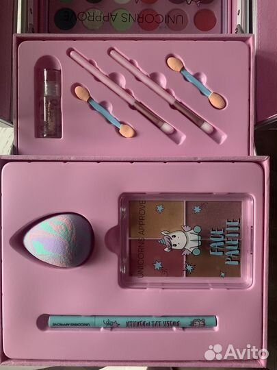 Unicorns approve Макияжный набор в кейсе