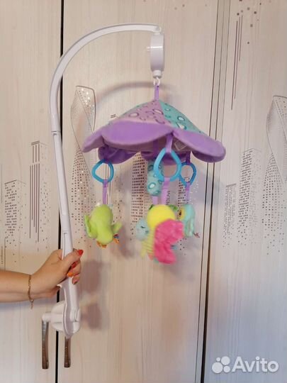 Мобиль на кроватку с мягкими игрушками и музыкой