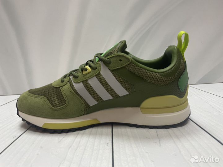 Кроссовки Adidas ZX 700