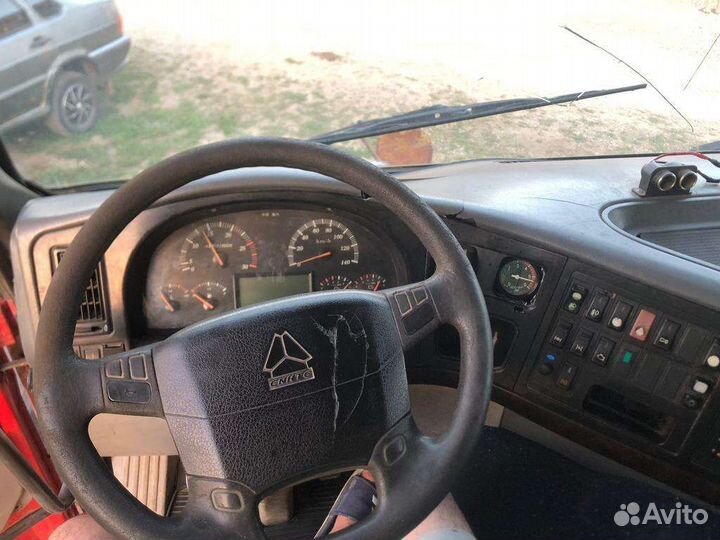 Sinotruk ZZ3251C, 2011