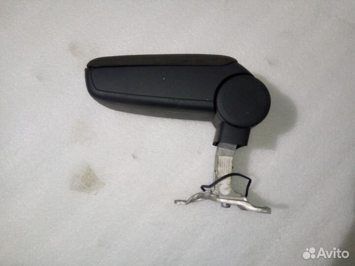 Подлокотник Ауди A4 8E