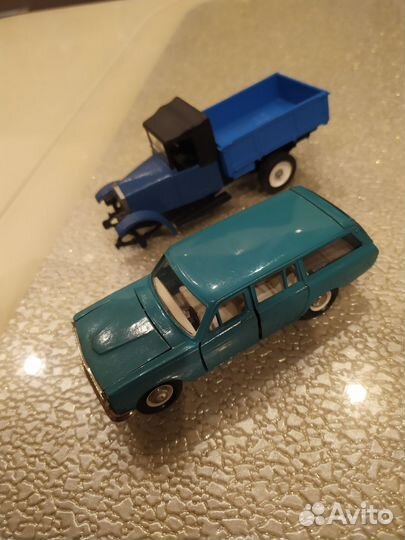 Модели автомобилей 1:43 СССР волга и тд