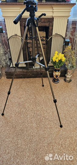Штатив для фотоаппарата