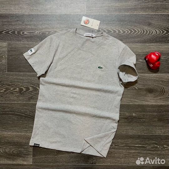 Футболка от Lacoste