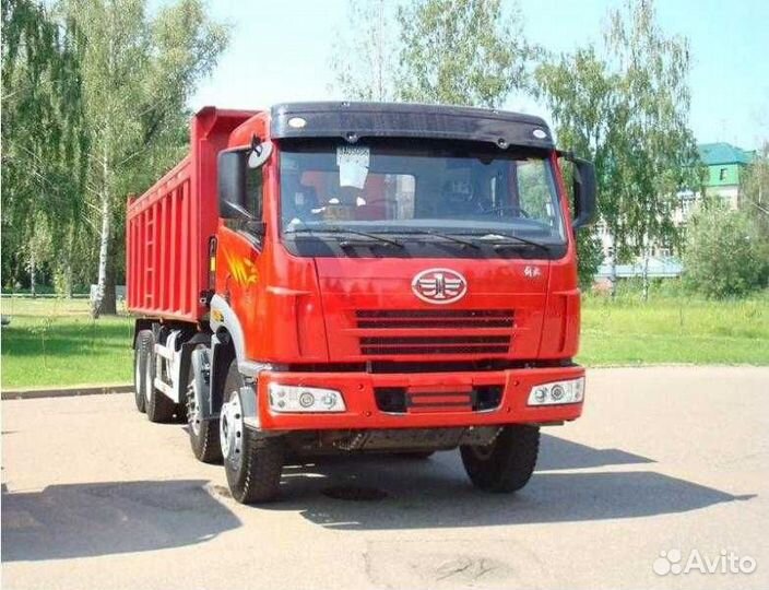 Водитель самосвала