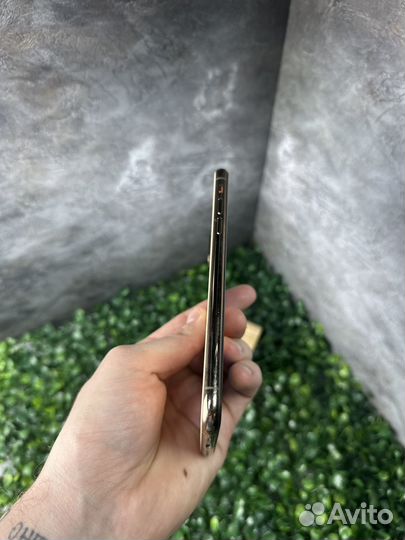 iPhone Xs, 64 ГБ