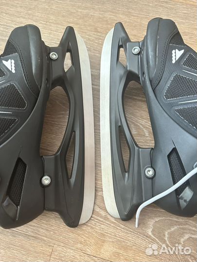 Ледовые коньки Rollerblade