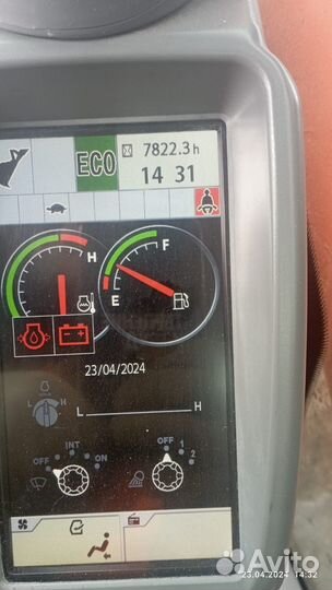 Гусеничный экскаватор Hitachi ZX200LC-5G, 2015